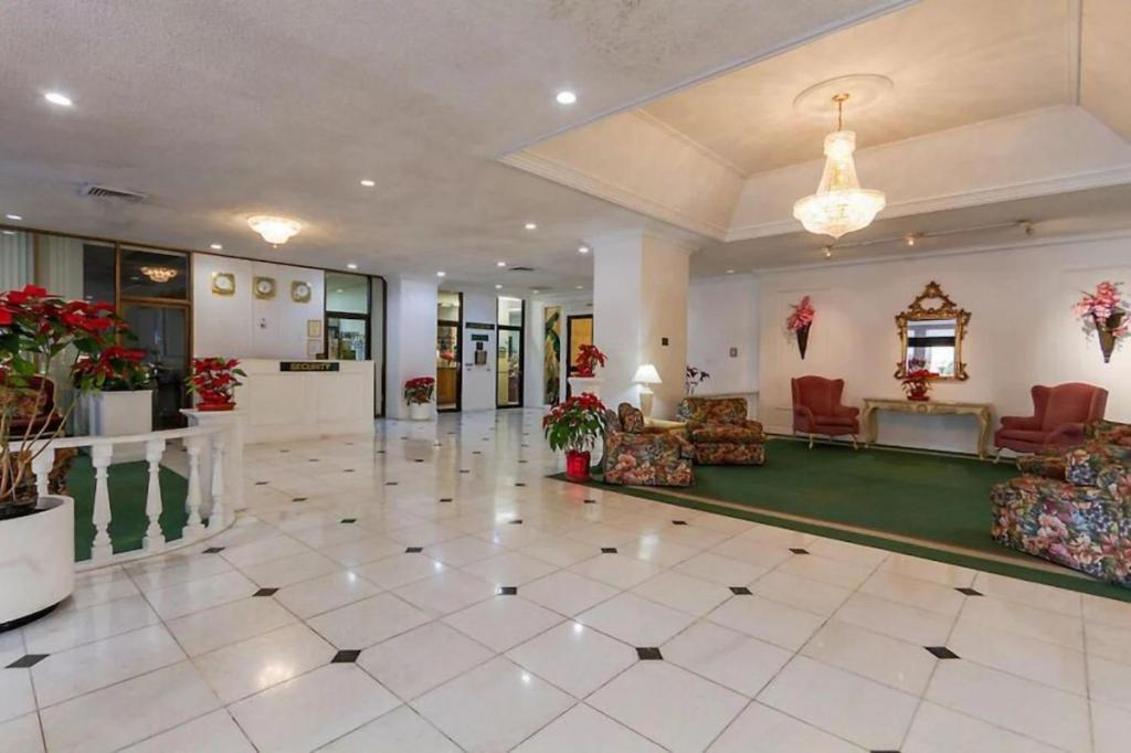 Heart Of Waikiki,1Bdrm,Free Parking, Wifi,No Resort Fees,Youtube,Netflix ! Гонолулу Екстер'єр фото