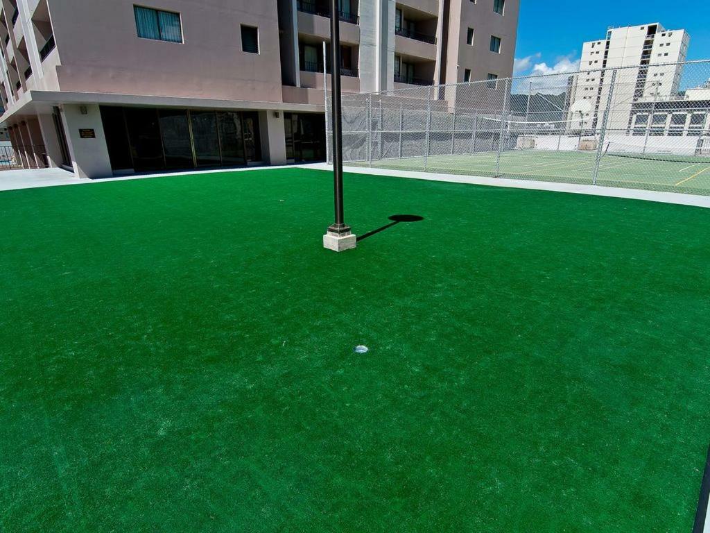 Heart Of Waikiki,1Bdrm,Free Parking, Wifi,No Resort Fees,Youtube,Netflix ! Гонолулу Екстер'єр фото